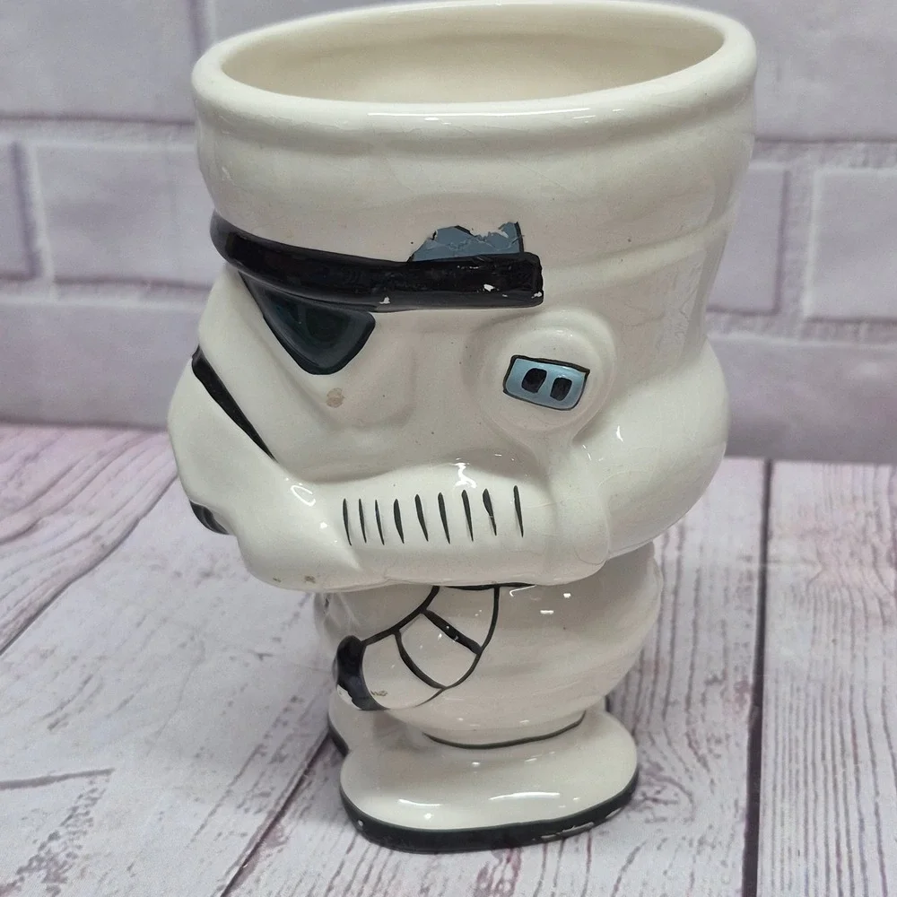 Star Wars Stormtrooper Sculpted Ceramic 3D Helmet Planter White Black 6in